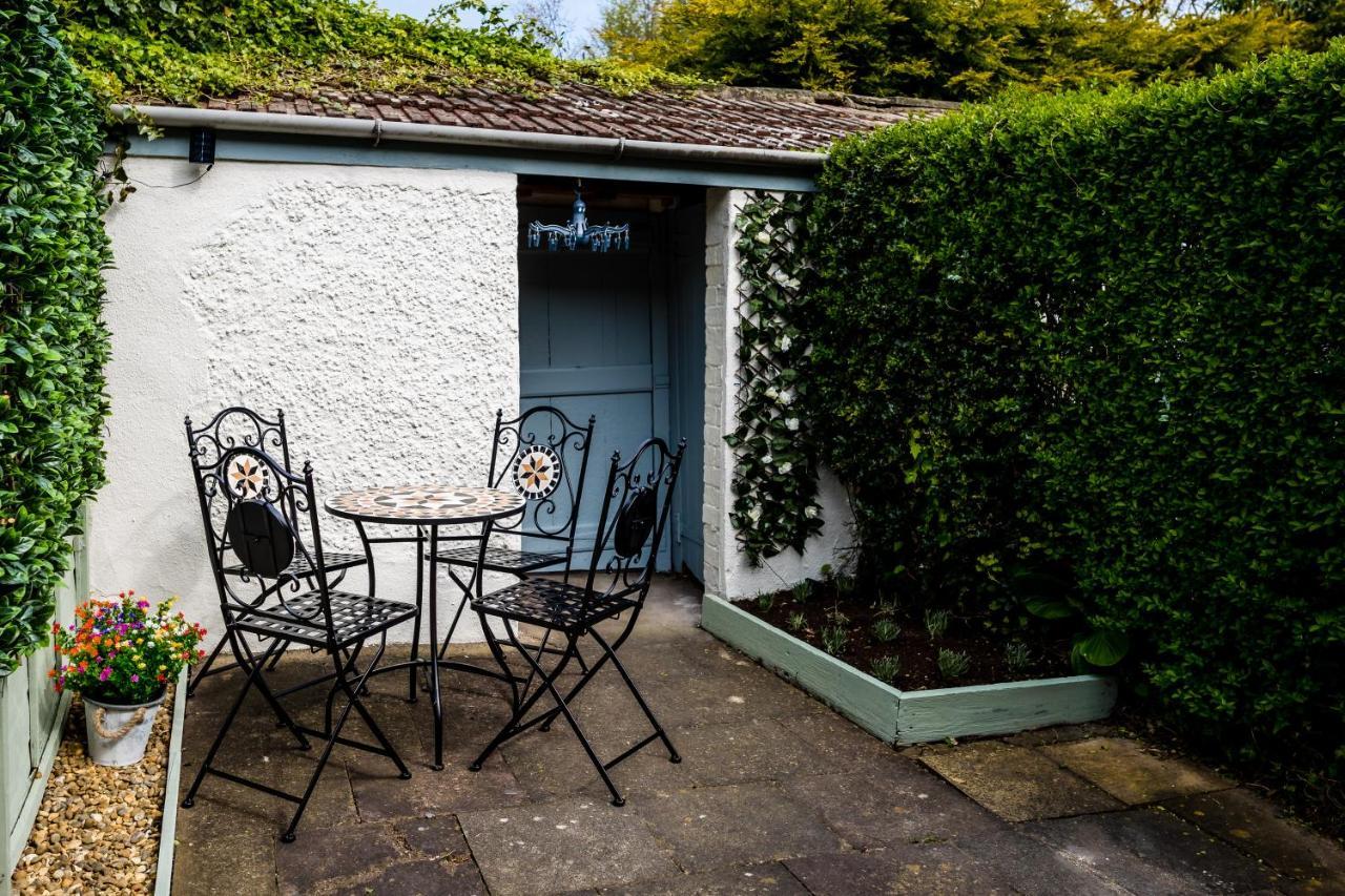 Laurel Cottage Burton  ภายนอก รูปภาพ