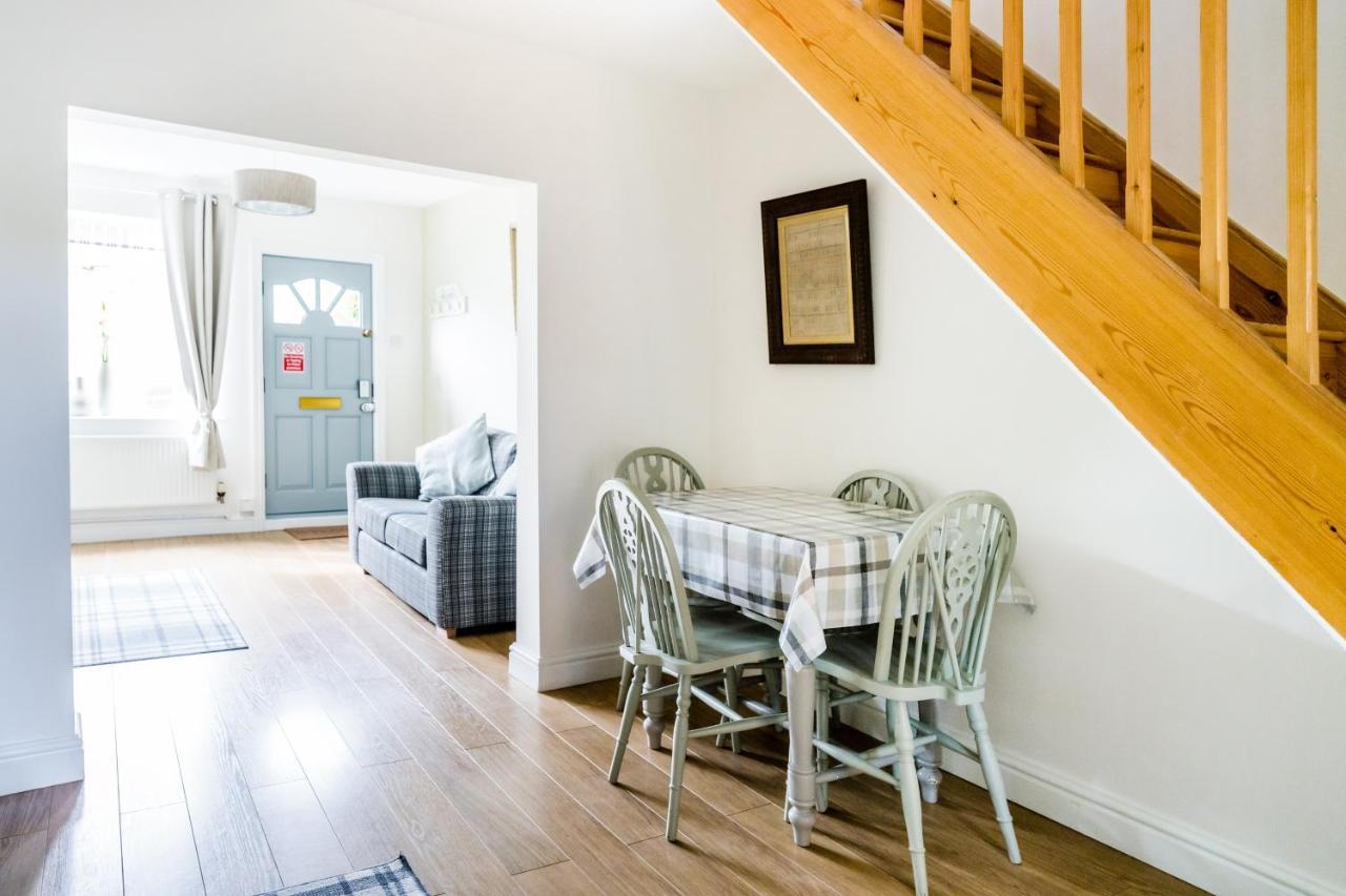 Laurel Cottage Burton  ภายนอก รูปภาพ
