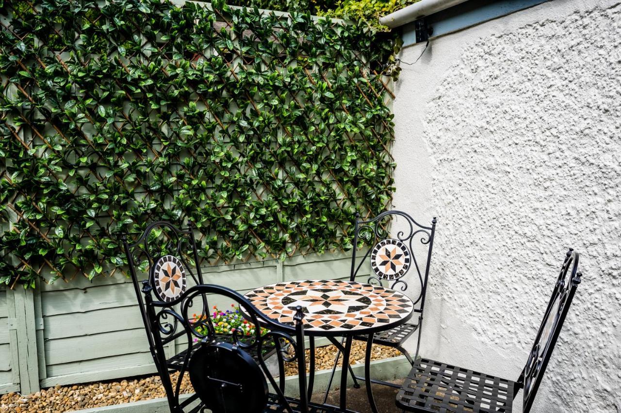 Laurel Cottage Burton  ภายนอก รูปภาพ