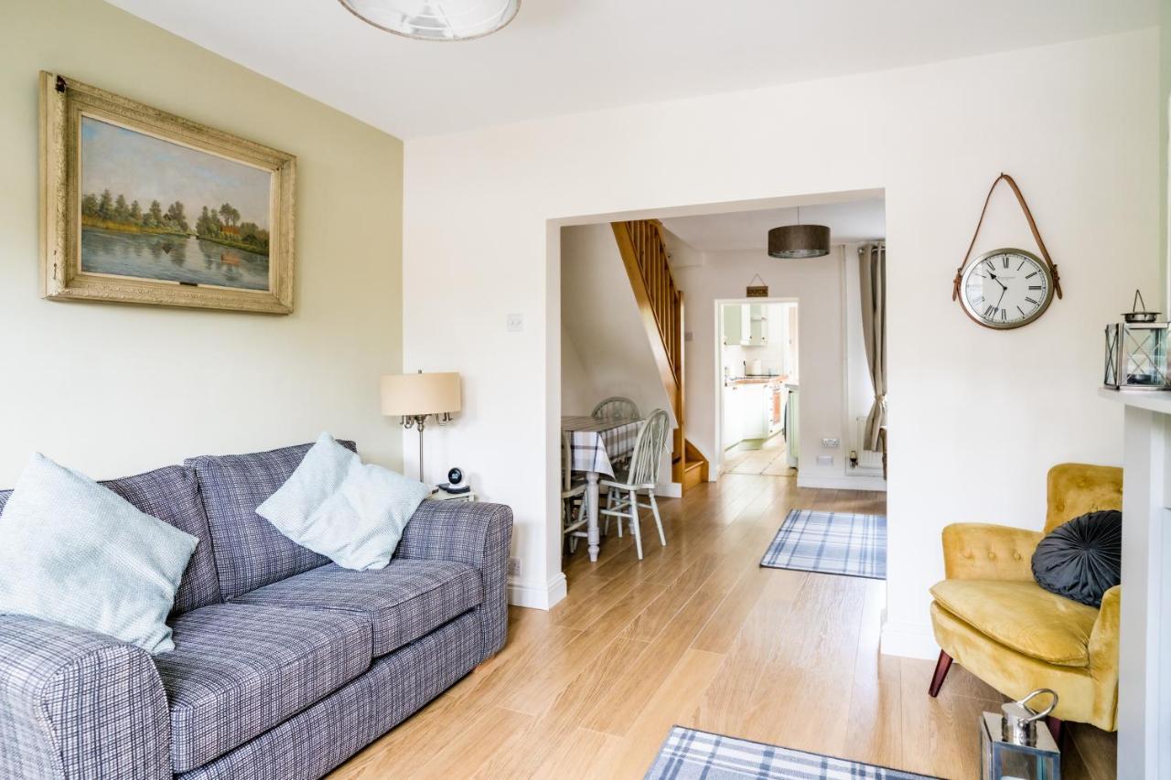 Laurel Cottage Burton  ภายนอก รูปภาพ